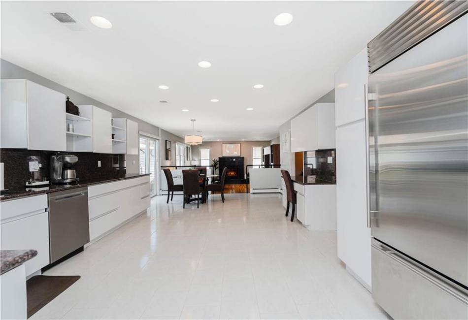 723 Ionia Avenue, Staten Island, New York 10312, 4 Bedrooms Bedrooms, ,3 BathroomsBathrooms,Residential,For Sale,Ionia,492783