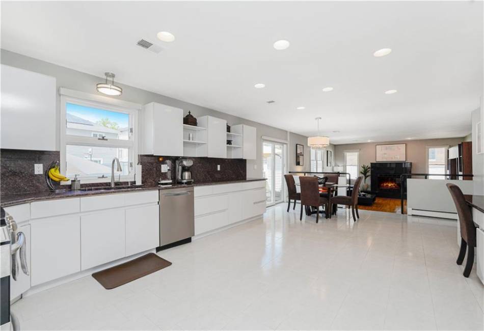 723 Ionia Avenue, Staten Island, New York 10312, 4 Bedrooms Bedrooms, ,3 BathroomsBathrooms,Residential,For Sale,Ionia,492783