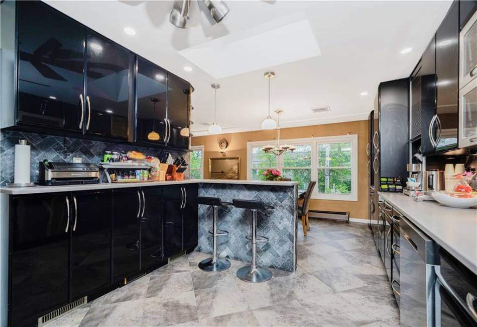 53 Hanover Avenue, Staten Island, New York 10309, 5 Bedrooms Bedrooms, ,4 BathroomsBathrooms,Residential,For Sale,Hanover,492835
