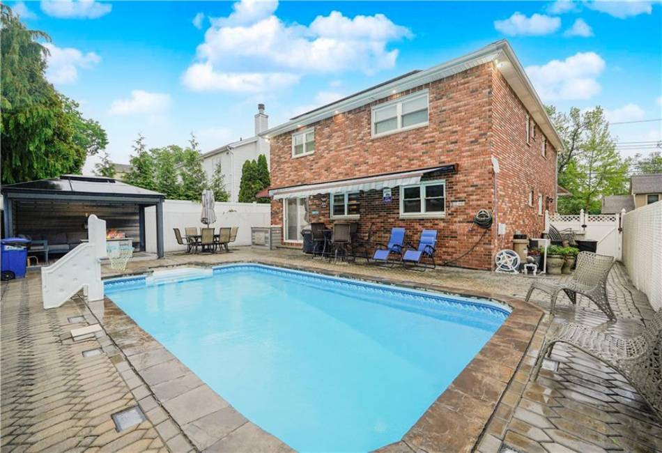53 Hanover Avenue, Staten Island, New York 10309, 5 Bedrooms Bedrooms, ,4 BathroomsBathrooms,Residential,For Sale,Hanover,492835