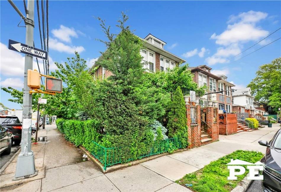 1201 10th Street, Brooklyn, New York 11230, 5 Bedrooms Bedrooms, ,4 BathroomsBathrooms,Residential,For Sale,10th,492836