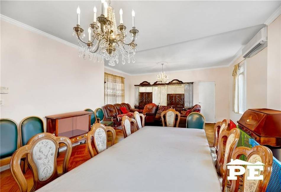 1201 10th Street, Brooklyn, New York 11230, 5 Bedrooms Bedrooms, ,4 BathroomsBathrooms,Residential,For Sale,10th,492836