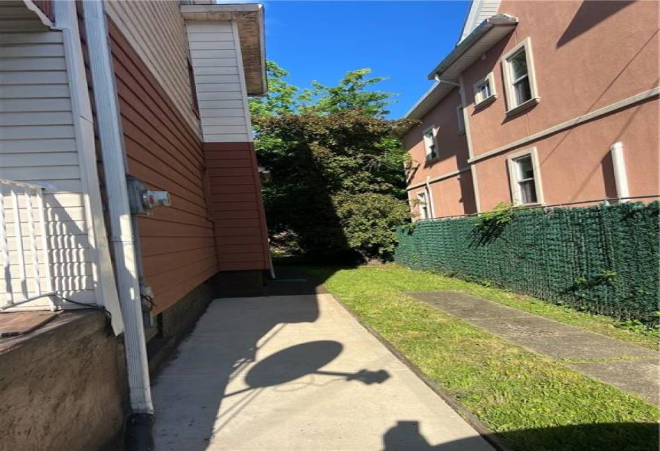 2233 16th Street, Brooklyn, New York 11229, 3 Bedrooms Bedrooms, ,1 BathroomBathrooms,Residential,For Sale,16th,492852