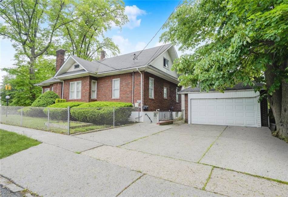 751 Jewett Avenue, Staten Island, New York 103014, 4 Bedrooms Bedrooms, ,3 BathroomsBathrooms,Residential,For Sale,Jewett,492868