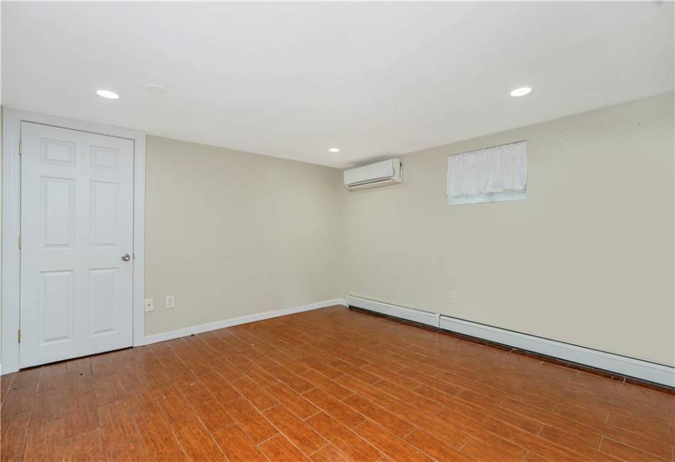 751 Jewett Avenue, Staten Island, New York 103014, 4 Bedrooms Bedrooms, ,3 BathroomsBathrooms,Residential,For Sale,Jewett,492868