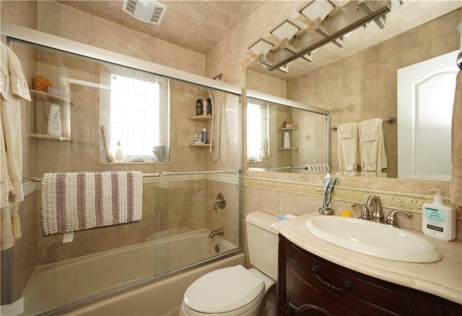 48 Draper Place, New Springville, New York 10314, 6 Bedrooms Bedrooms, ,4 BathroomsBathrooms,Residential,For Sale,Draper,492873