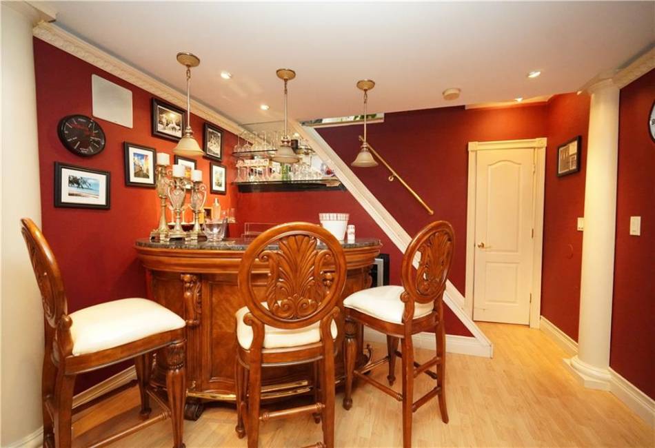 48 Draper Place, New Springville, New York 10314, 6 Bedrooms Bedrooms, ,4 BathroomsBathrooms,Residential,For Sale,Draper,492873