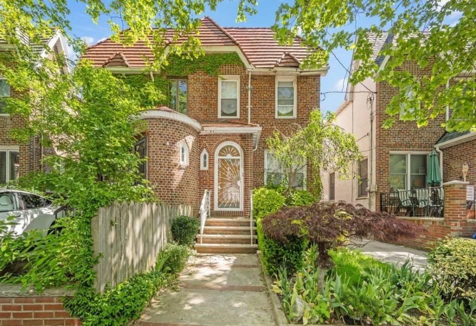 2117 East 38th Street, Brooklyn, New York 11234, 3 Bedrooms Bedrooms, ,2 BathroomsBathrooms,Residential,For Sale,East 38th Street,492879