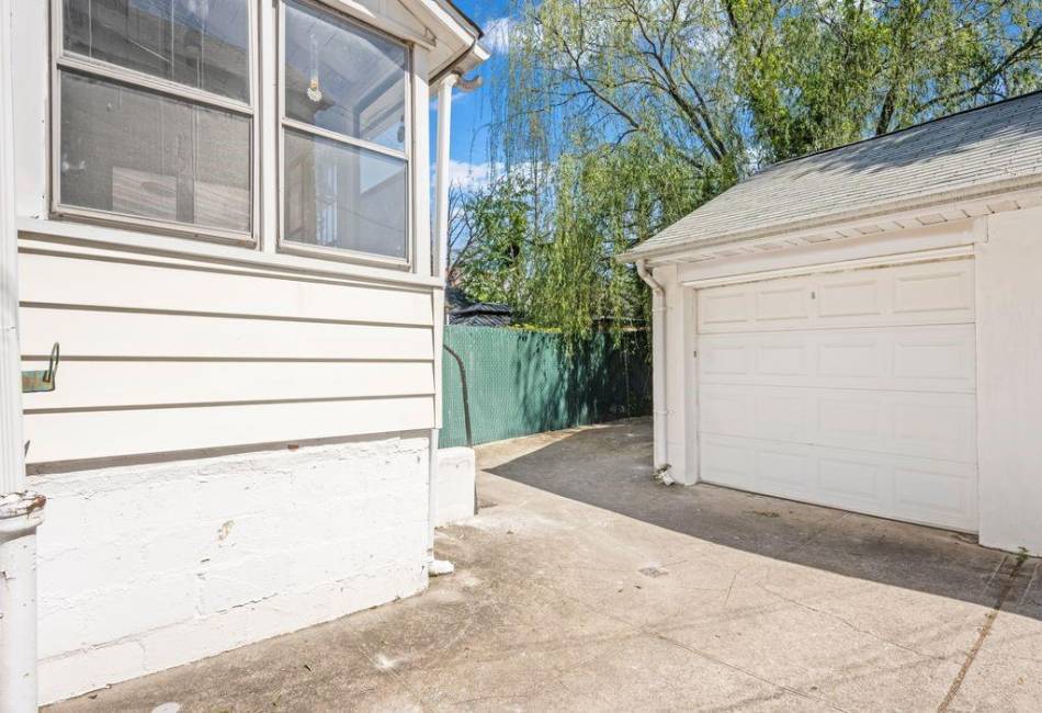 2117 East 38th Street, Brooklyn, New York 11234, 3 Bedrooms Bedrooms, ,2 BathroomsBathrooms,Residential,For Sale,East 38th Street,492879
