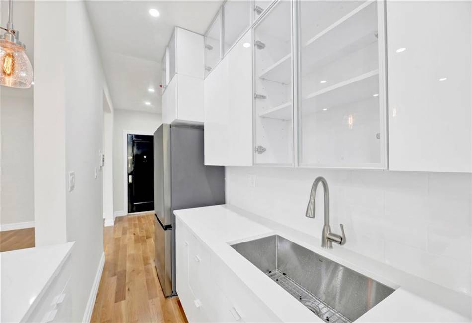 7101 Shore Road, Brooklyn, New York 11209, 1 Bedroom Bedrooms, ,1 BathroomBathrooms,Residential,For Sale,Shore,492894