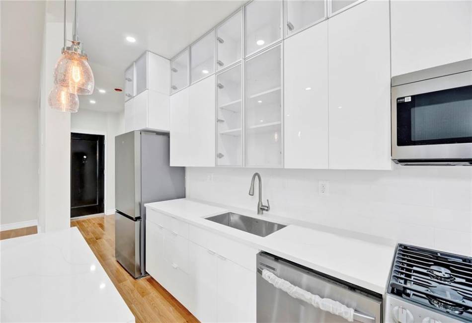 7101 Shore Road, Brooklyn, New York 11209, 1 Bedroom Bedrooms, ,1 BathroomBathrooms,Residential,For Sale,Shore,492894