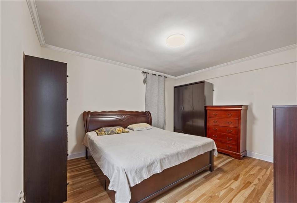9040 Fort Hamilton Parkway, Brooklyn, New York 11209, 1 Bedroom Bedrooms, ,1 BathroomBathrooms,Residential,For Sale,Fort Hamilton,492896