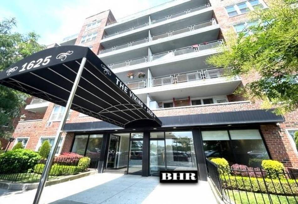 1625 Emmons Avenue, Brooklyn, New York 11235, 2 Bedrooms Bedrooms, ,1 BathroomBathrooms,Residential,For Sale,Emmons,489452