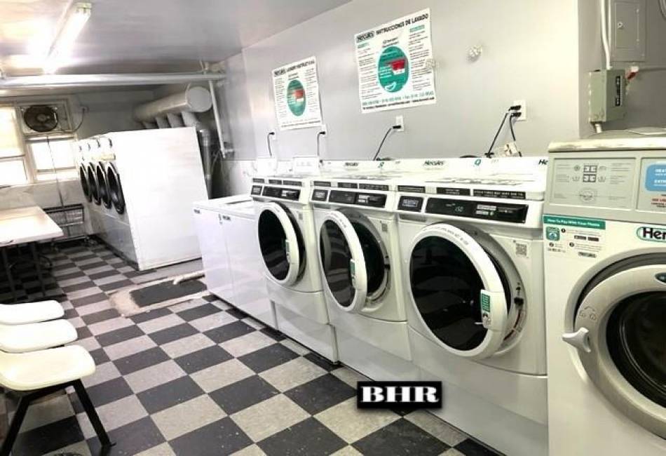 1625 Emmons Avenue, Brooklyn, New York 11235, 2 Bedrooms Bedrooms, ,1 BathroomBathrooms,Residential,For Sale,Emmons,489452