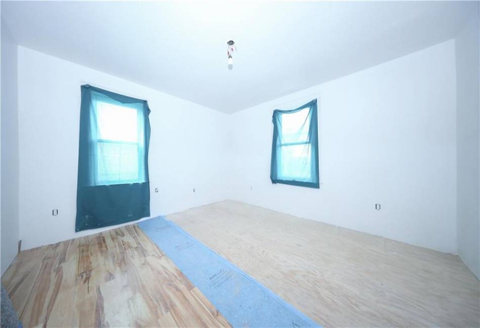 1905 Clove Road, Staten Island, New York 10304, 4 Bedrooms Bedrooms, ,3 BathroomsBathrooms,Residential,For Sale,Clove,492754