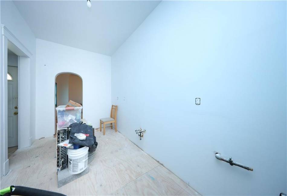 1905 Clove Road, Staten Island, New York 10304, 4 Bedrooms Bedrooms, ,3 BathroomsBathrooms,Residential,For Sale,Clove,492754
