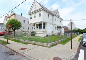 1905 Clove Road, Staten Island, New York 10304, 4 Bedrooms Bedrooms, ,3 BathroomsBathrooms,Residential,For Sale,Clove,492754