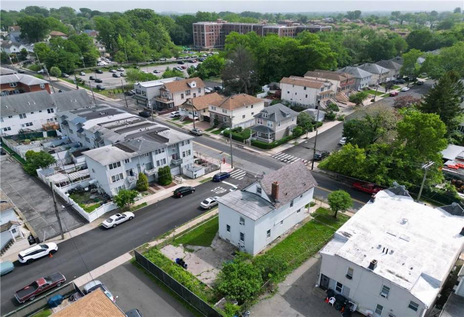 1905 Clove Road, Staten Island, New York 10304, 4 Bedrooms Bedrooms, ,3 BathroomsBathrooms,Residential,For Sale,Clove,492754