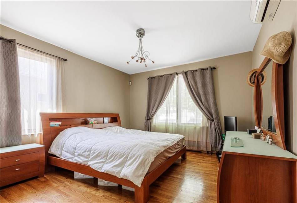 2077 22nd Street, Brooklyn, New York 11229, 3 Bedrooms Bedrooms, ,2 BathroomsBathrooms,Residential,For Sale,22nd,492892