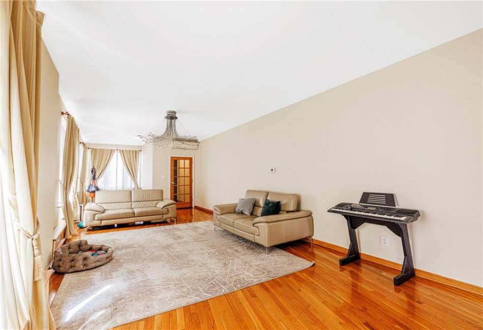 2077 22nd Street, Brooklyn, New York 11229, 3 Bedrooms Bedrooms, ,2 BathroomsBathrooms,Residential,For Sale,22nd,492892