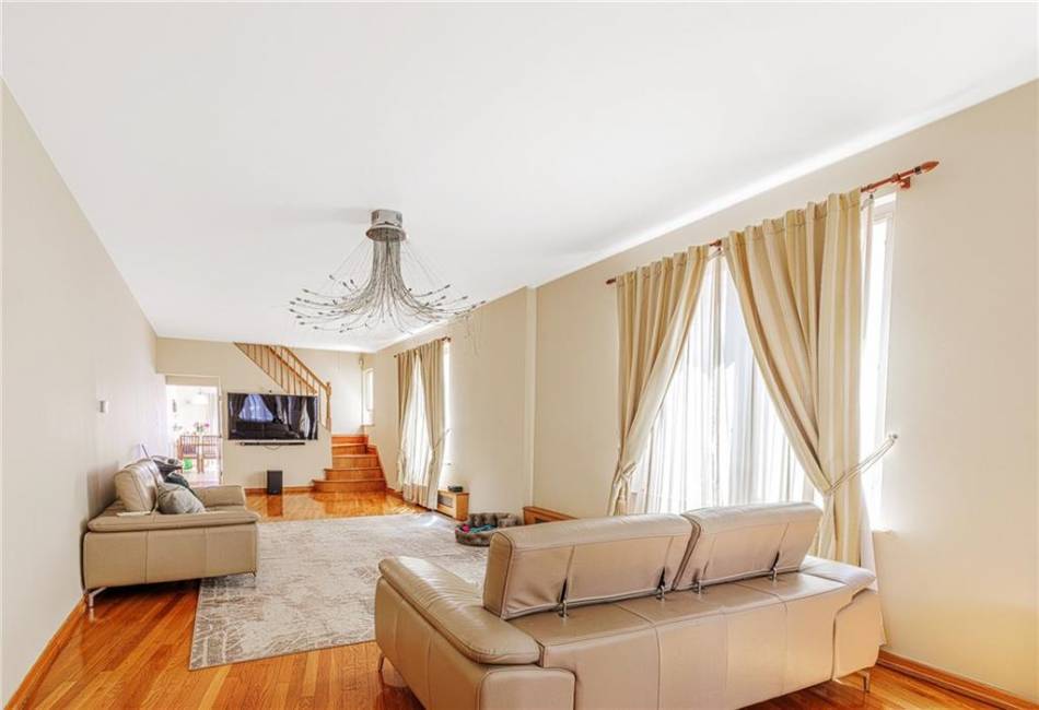 2077 22nd Street, Brooklyn, New York 11229, 3 Bedrooms Bedrooms, ,2 BathroomsBathrooms,Residential,For Sale,22nd,492892