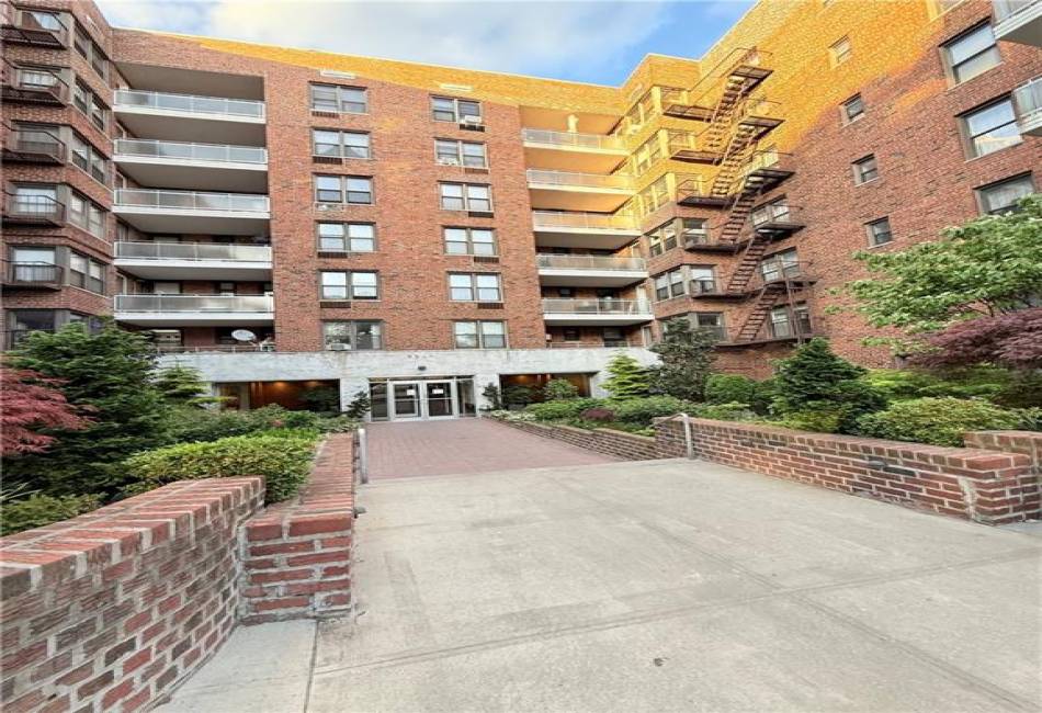 9511 Shore Road, Brooklyn, New York 11209, ,1 BathroomBathrooms,Residential,For Sale,Shore,492901