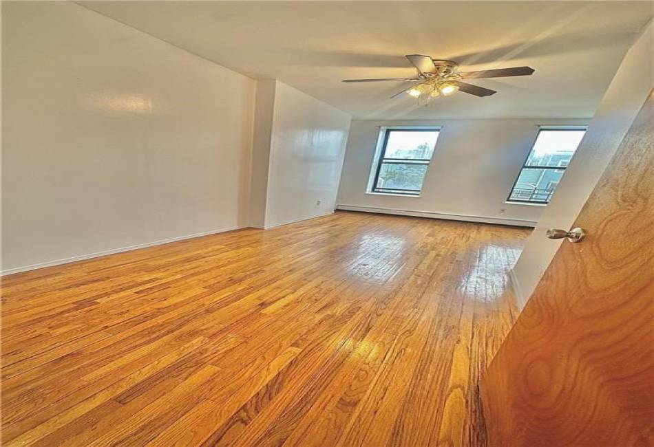 924 Hancock Street, Brooklyn, New York 11233, 3 Bedrooms Bedrooms, ,1.5 BathroomsBathrooms,Rental,For Sale,Hancock,492906
