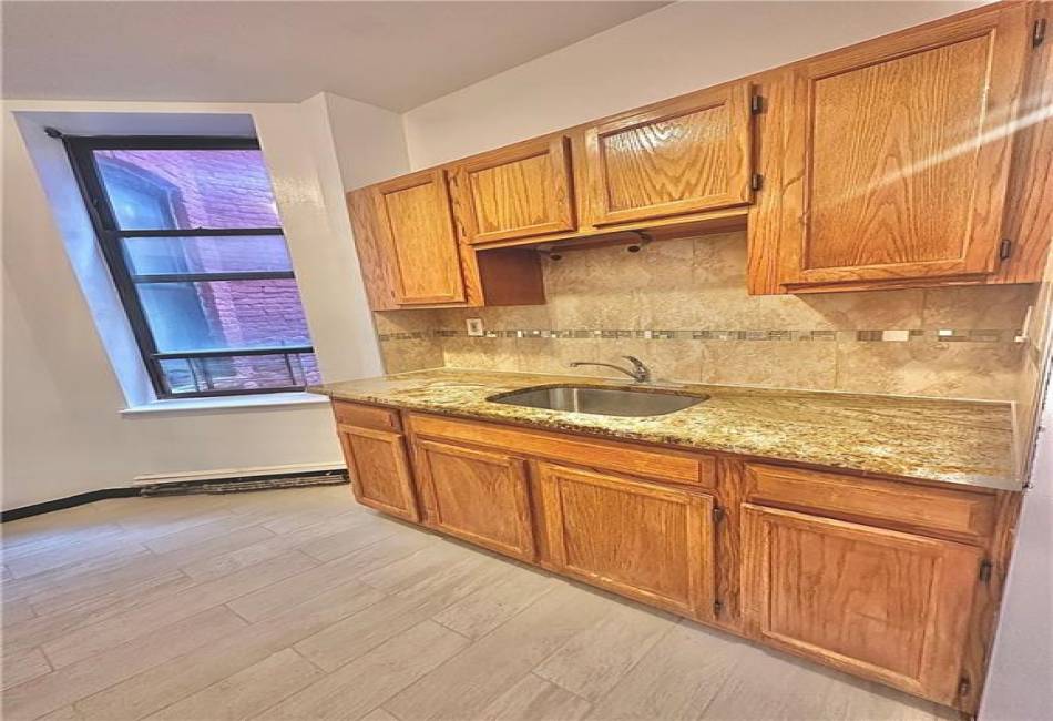924 Hancock Street, Brooklyn, New York 11233, 3 Bedrooms Bedrooms, ,1.5 BathroomsBathrooms,Rental,For Sale,Hancock,492906