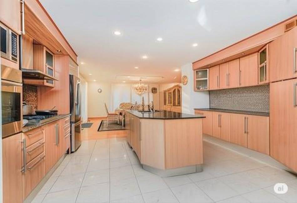 620 Ocean Terrace, Staten Island, New York 10301, 4 Bedrooms Bedrooms, ,3 BathroomsBathrooms,Residential,For Sale,Ocean,492908