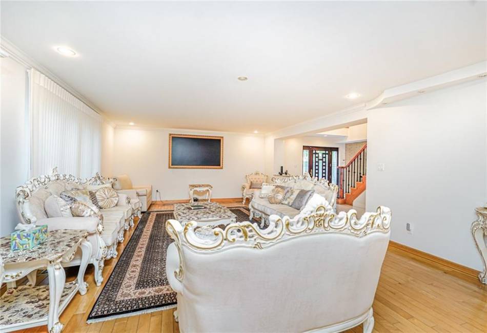 620 Ocean Terrace, Staten Island, New York 10301, 4 Bedrooms Bedrooms, ,3 BathroomsBathrooms,Residential,For Sale,Ocean,492908