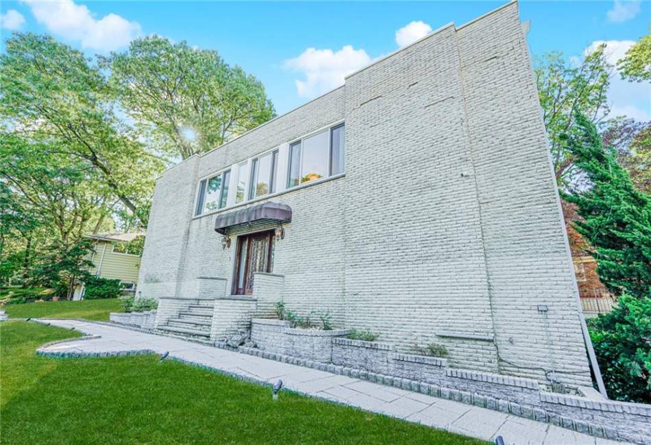 620 Ocean Terrace, Staten Island, New York 10301, 4 Bedrooms Bedrooms, ,3 BathroomsBathrooms,Residential,For Sale,Ocean,492908