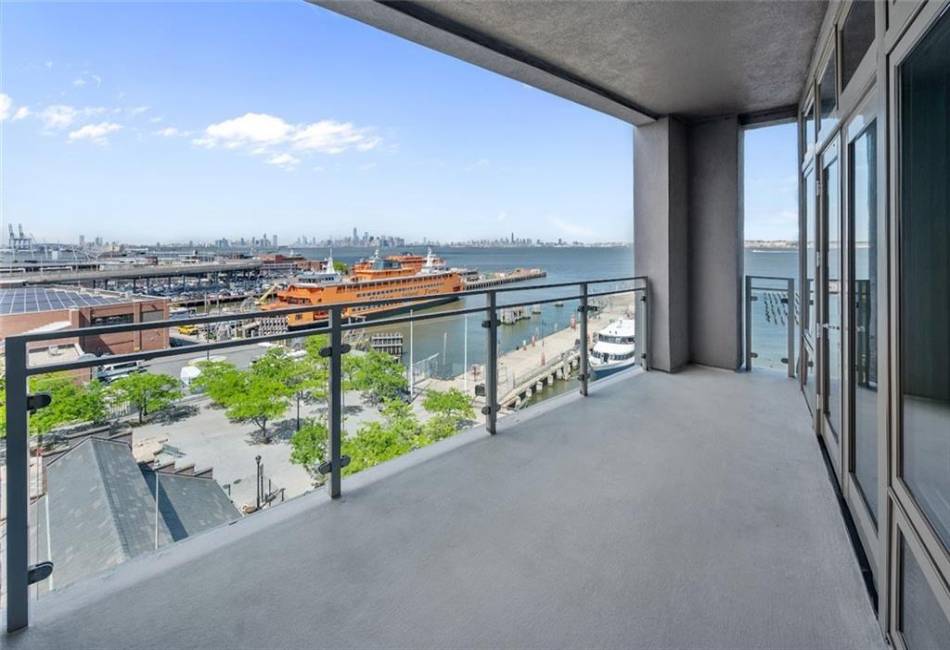 90 Bay Street Landing, Staten Island, New York 10301, 3 Bedrooms Bedrooms, ,3 BathroomsBathrooms,Residential,For Sale,Bay Street Landing,492909