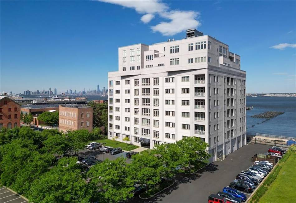 90 Bay Street Landing, Staten Island, New York 10301, 3 Bedrooms Bedrooms, ,3 BathroomsBathrooms,Residential,For Sale,Bay Street Landing,492909