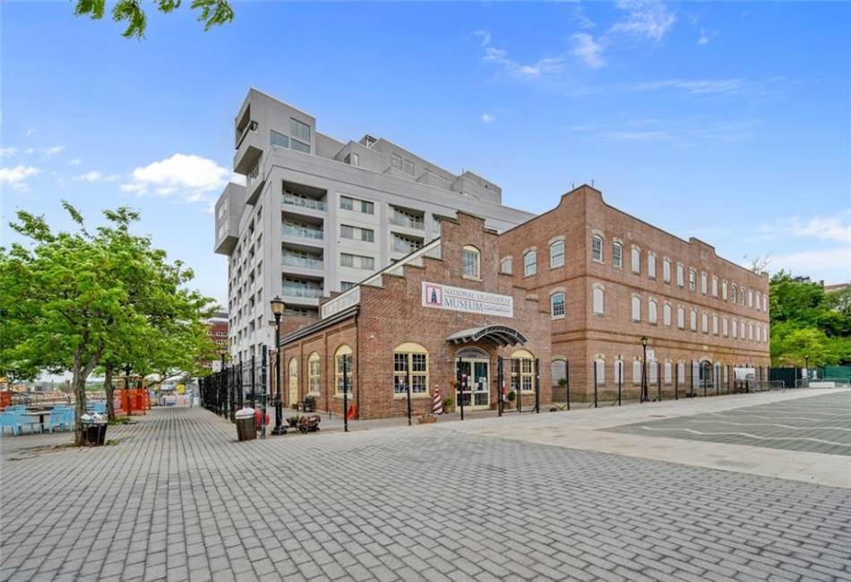 90 Bay Street Landing, Staten Island, New York 10301, 3 Bedrooms Bedrooms, ,3 BathroomsBathrooms,Residential,For Sale,Bay Street Landing,492909