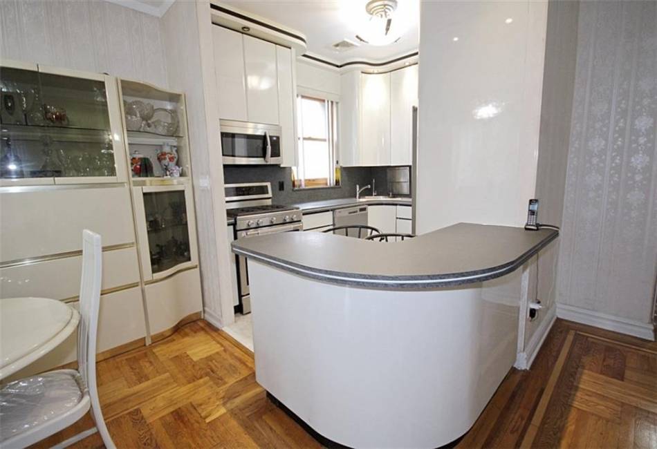 119 Langham Street, Brooklyn, New York 11235, 5 Bedrooms Bedrooms, ,4 BathroomsBathrooms,Residential,For Sale,Langham,492911