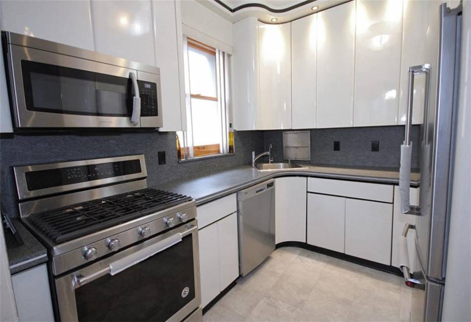 119 Langham Street, Brooklyn, New York 11235, 5 Bedrooms Bedrooms, ,4 BathroomsBathrooms,Residential,For Sale,Langham,492911