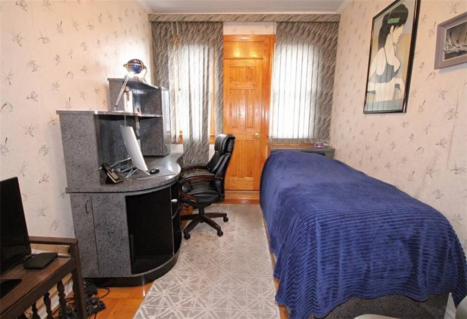 119 Langham Street, Brooklyn, New York 11235, 5 Bedrooms Bedrooms, ,4 BathroomsBathrooms,Residential,For Sale,Langham,492911