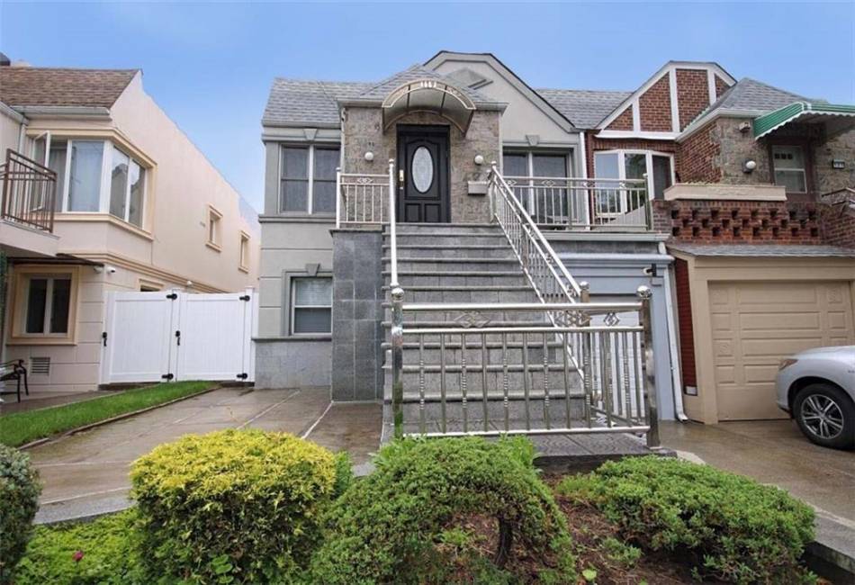 119 Langham Street, Brooklyn, New York 11235, 5 Bedrooms Bedrooms, ,4 BathroomsBathrooms,Residential,For Sale,Langham,492911