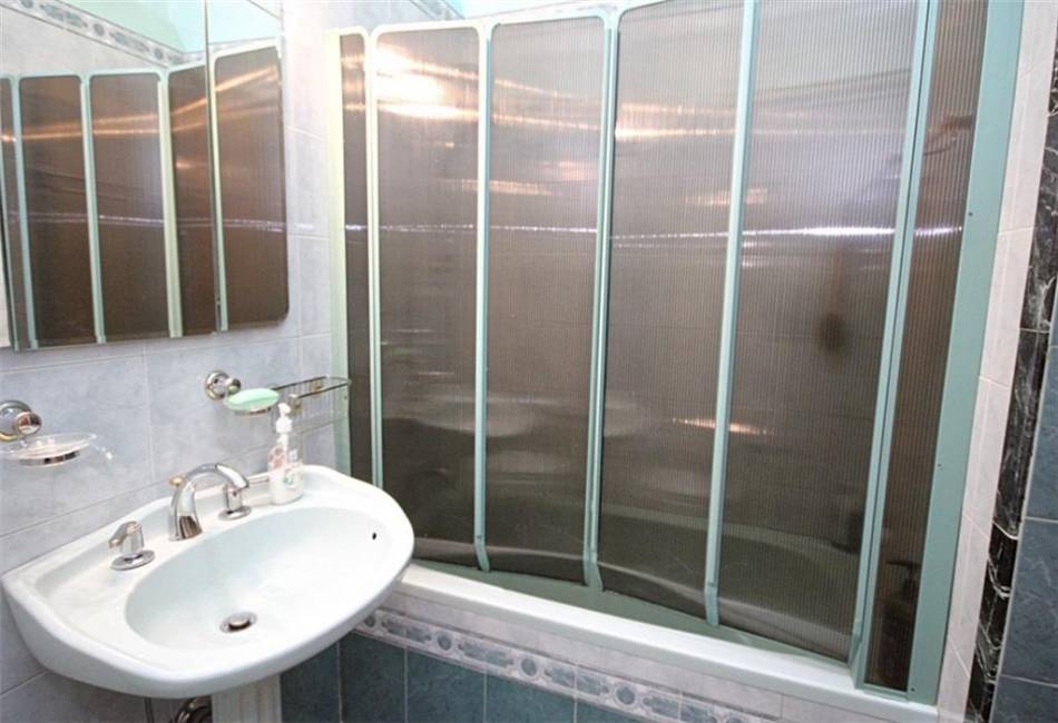 119 Langham Street, Brooklyn, New York 11235, 5 Bedrooms Bedrooms, ,4 BathroomsBathrooms,Residential,For Sale,Langham,492911