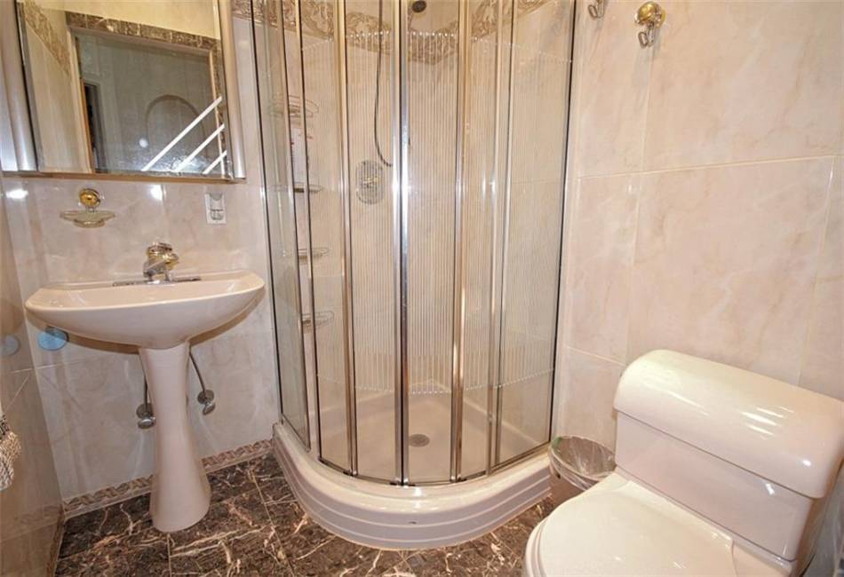 119 Langham Street, Brooklyn, New York 11235, 5 Bedrooms Bedrooms, ,4 BathroomsBathrooms,Residential,For Sale,Langham,492911