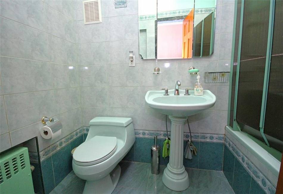 119 Langham Street, Brooklyn, New York 11235, 5 Bedrooms Bedrooms, ,4 BathroomsBathrooms,Residential,For Sale,Langham,492911