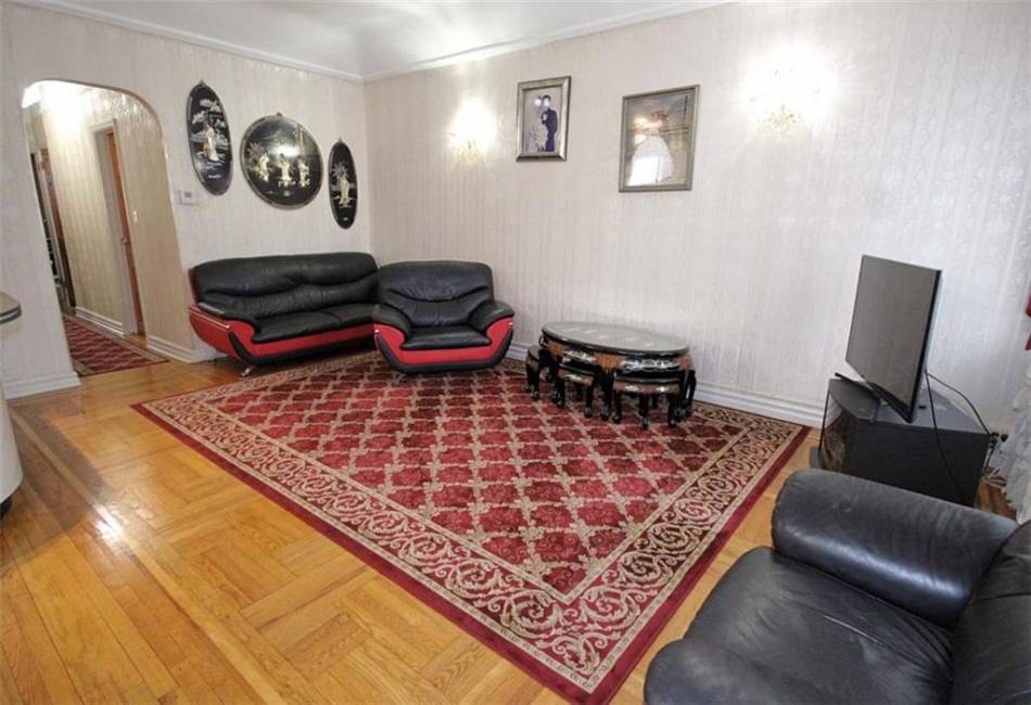 119 Langham Street, Brooklyn, New York 11235, 5 Bedrooms Bedrooms, ,4 BathroomsBathrooms,Residential,For Sale,Langham,492911