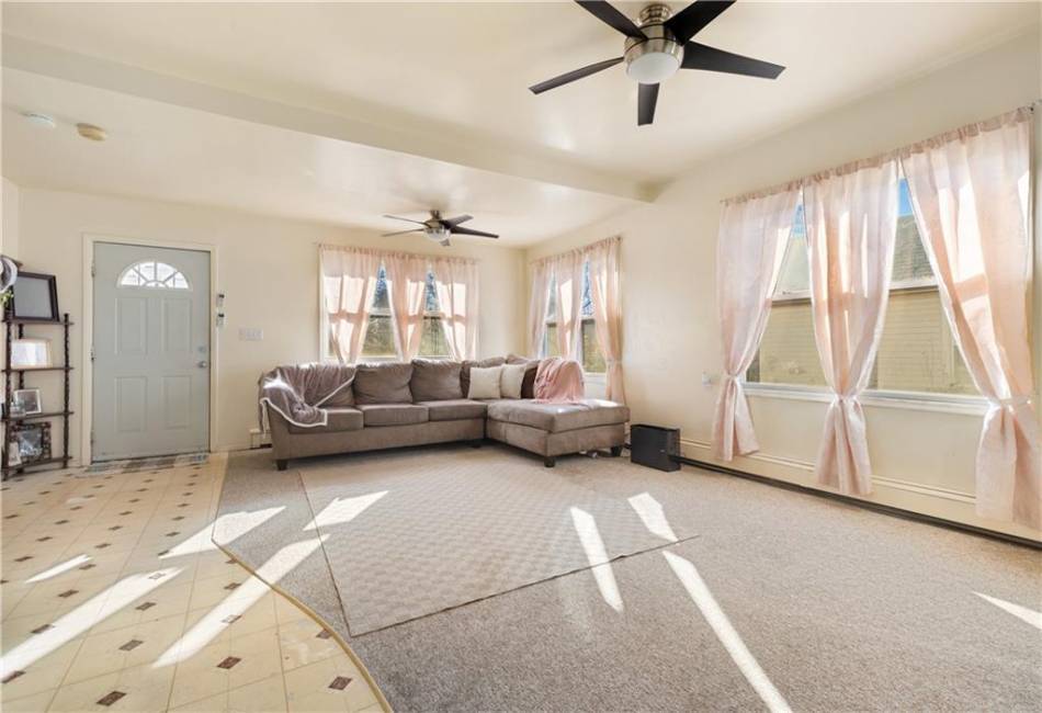 432 Neckar Avenue, Staten Island, New York 10304, 4 Bedrooms Bedrooms, ,4 BathroomsBathrooms,Residential,For Sale,Neckar,492914