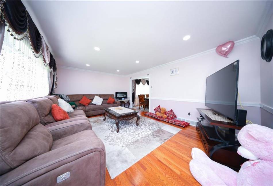 171 Dewey Avenue, Staten Island, New York 10308, 4 Bedrooms Bedrooms, ,3 BathroomsBathrooms,Residential,For Sale,Dewey,492915