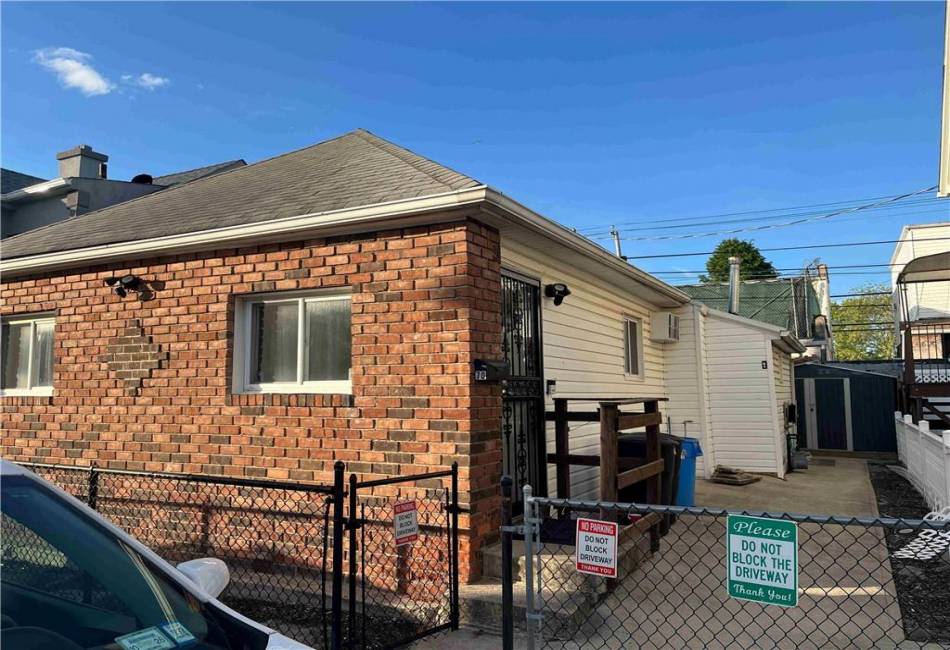 70 Aster Court, Brooklyn, New York 11229, 2 Bedrooms Bedrooms, ,1 BathroomBathrooms,Residential,For Sale,Aster,492923