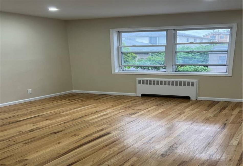 1291 92nd Street, Brooklyn, New York 11236, 2 Bedrooms Bedrooms, ,1 BathroomBathrooms,Rental,For Sale,92nd,492877