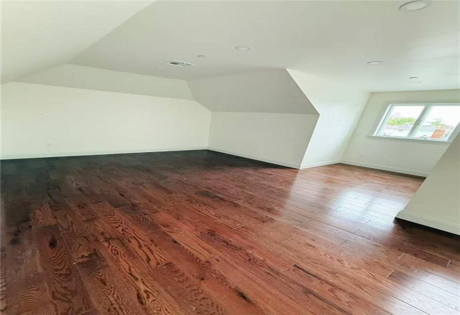 30 Church Avenue, Staten Island, New York 10314, 7 Bedrooms Bedrooms, ,5 BathroomsBathrooms,Residential,For Sale,Church,492916