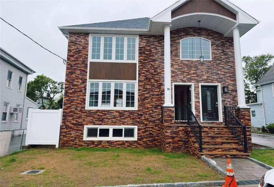 30 Church Avenue, Staten Island, New York 10314, 7 Bedrooms Bedrooms, ,5 BathroomsBathrooms,Residential,For Sale,Church,492916