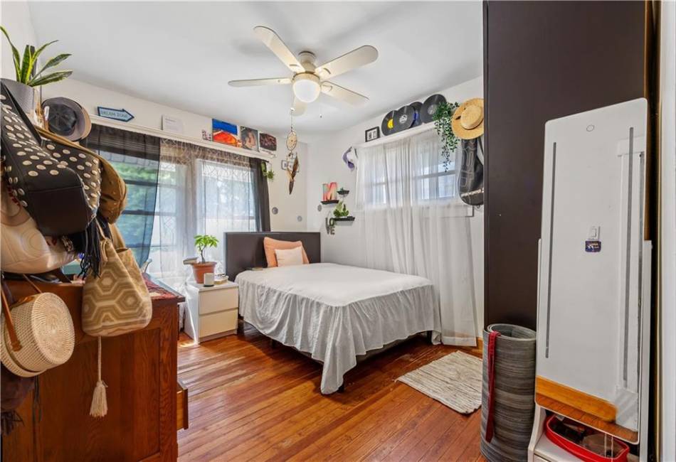 701 127th St, Queens, New York 11356, 3 Bedrooms Bedrooms, ,2 BathroomsBathrooms,Residential,For Sale,127th St,492931
