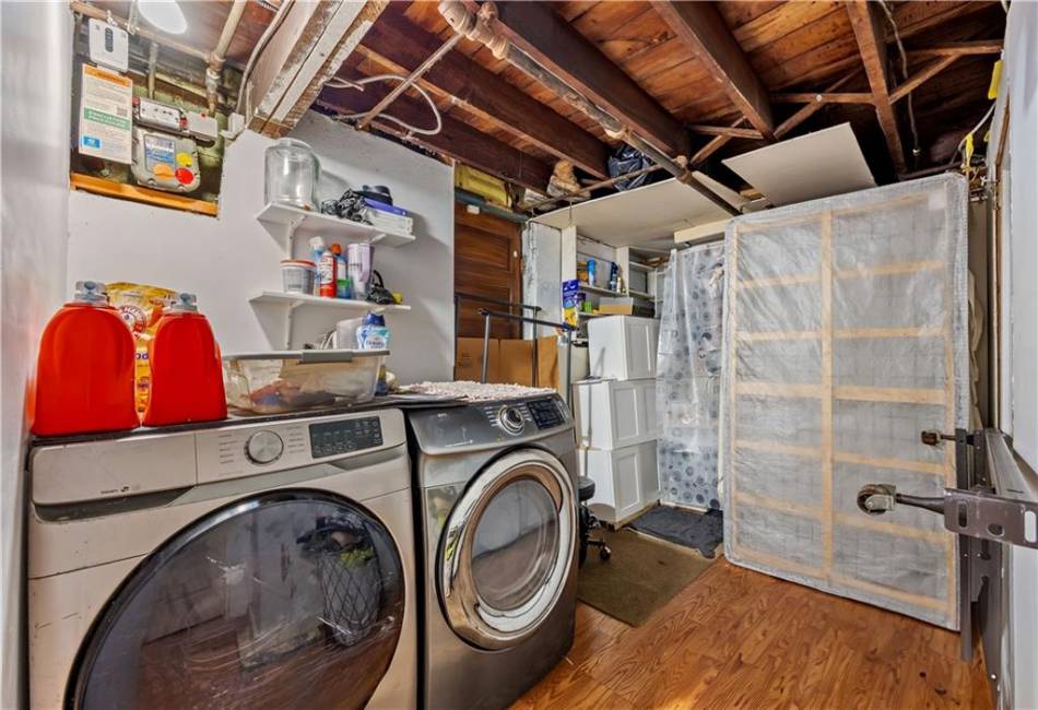 701 127th St, Queens, New York 11356, 3 Bedrooms Bedrooms, ,2 BathroomsBathrooms,Residential,For Sale,127th St,492931